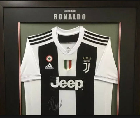 Cristiano Ronaldo Autographed Juventus 2020-21 Home White #7 Jersey –